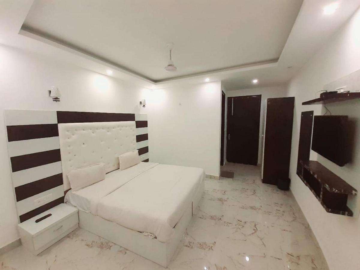 Hotel The Westend Green New Delhi Exterior foto