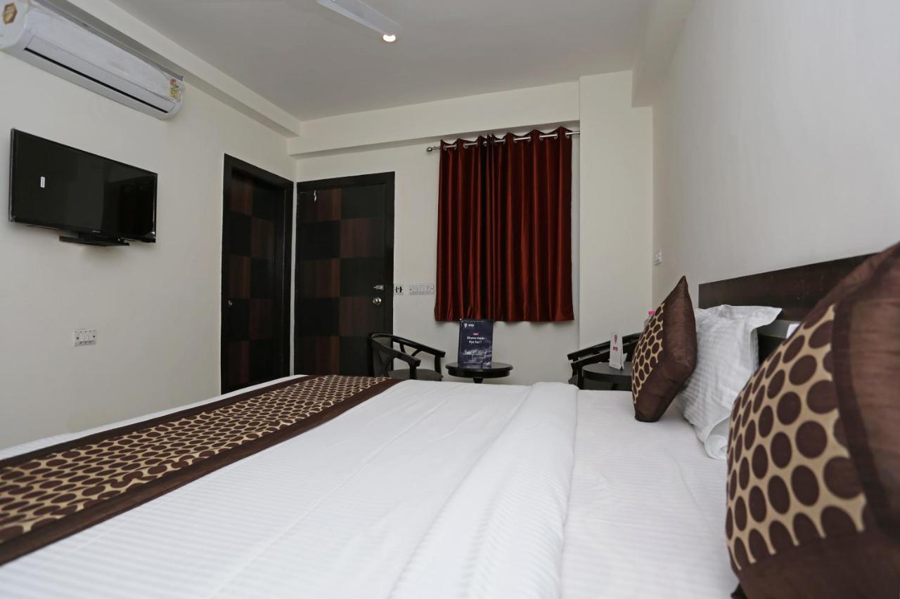 Hotel The Westend Green New Delhi Exterior foto