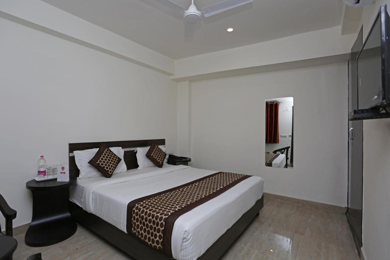 Hotel The Westend Green New Delhi Exterior foto